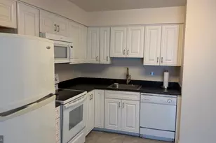 6924 Hanover Pkwy, Greenbelt, MD 20770 - Photo 11