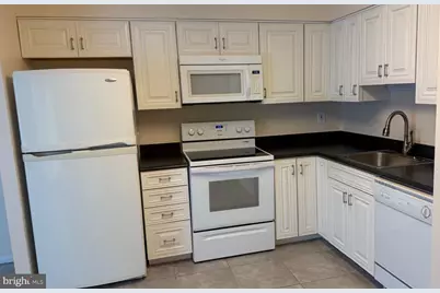 6924 Hanover Parkway #101, Greenbelt, MD 20770 - Photo 9