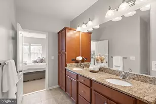 517 Overlook Park Dr, Oxon Hill, MD 20745 - Photo 19