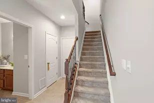 517 Overlook Park Dr, Oxon Hill, MD 20745 - Photo 37