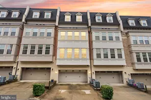 517 Overlook Park Dr, Oxon Hill, MD 20745 - Photo 3