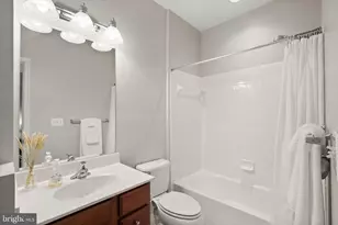517 Overlook Park Dr, Oxon Hill, MD 20745 - Photo 27