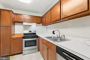 6012 Westchester Park Dr, College Park, MD 20740 - Photo 15