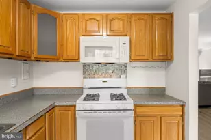 6034 Westchester Park Dr, College Park, MD 20740 - Photo 11