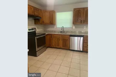 4603 Hidden Pine Lane, Temple Hills, MD 20748 - Photo 5