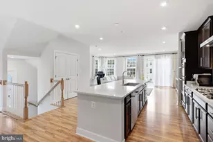 10851 Foxtrot Cir, Upper Marlboro, MD 20772 - Photo 7