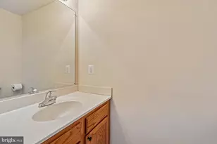 6233 E Hil Mar Cir, District Heights, MD 20747 - Photo 7