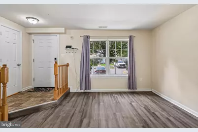 6233 E Hil Mar Circle, District Heights, MD 20747 - Photo 9