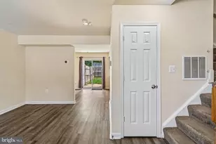 6233 E Hil Mar Cir, District Heights, MD 20747 - Photo 3