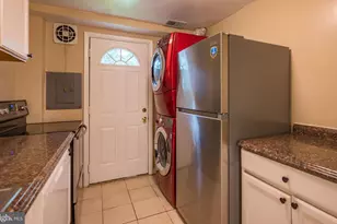 7737 Greymont St, Landover, MD 20785 - Photo 5