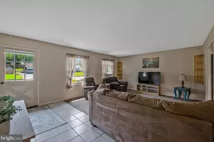 12604 Bunting Ln, Bowie, MD 20715 - Photo 9