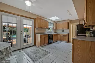 12604 Bunting Ln, Bowie, MD 20715 - Photo 11