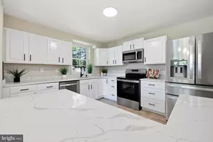 6802 Friendship Ct, Clinton, MD 20735 - Photo 5