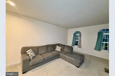 4812 Crest View Drive, Hyattsville, MD 20782 - Photo 5