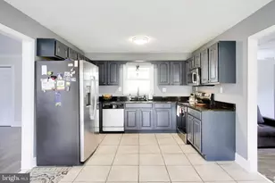 15711 Paramont Ln, Bowie, MD 20716 - Photo 7