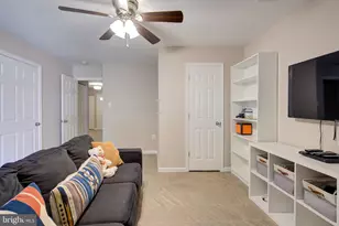 10317 Broom Ln, Lanham, MD 20706 - Photo 9