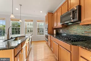602 Overlook Park Dr, National Harbor, MD 20745 - Photo 11