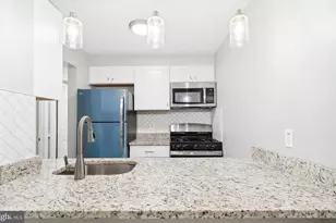 526 Wilson Bridge Dr, Oxon Hill, MD 20745 - Photo 11