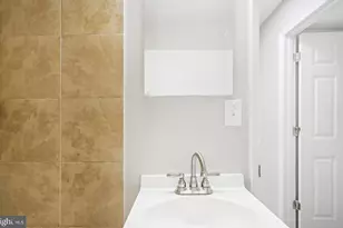 526 Wilson Bridge Dr, Oxon Hill, MD 20745 - Photo 13