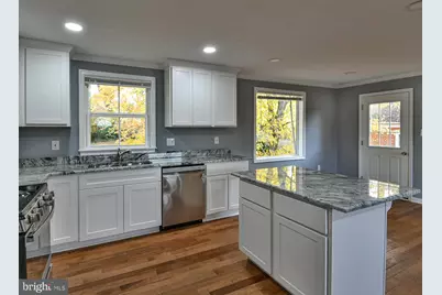 5812 Suitland Road #(MAIN LEVEL), Suitland, MD 20746 - Photo 7