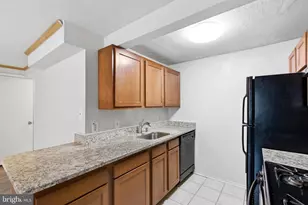 1924 Dutch Village Dr, Hyattsville, MD 20785 - Photo 19