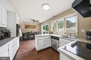 16010 Pond Meadow Ln, Bowie, MD 20716 - Photo 19