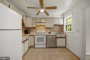 8902 Marquis Ln, Clinton, MD 20735 - Photo 15