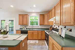 8105 Overfield Ct, Bowie, MD 20715 - Photo 13