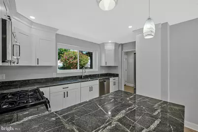 915 E Meadows Court, Oxon Hill, MD 20745 - Photo 11