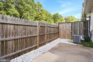 1859 Village Green, Hyattsville, MD 20785 - Photo 21