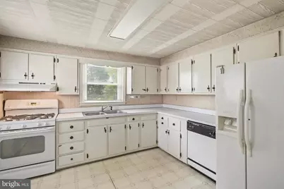 924 Nichols Drive, Laurel, MD 20707 - Photo 11