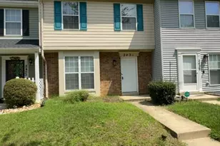 2431 W Rosecroft Village Cir, Oxon Hill, MD 20745 - Photo 1