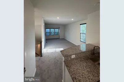 4906 Crest View Drive, Hyattsville, MD 20782 - Photo 9