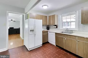 12208 Madeley Ln, Bowie, MD 20715 - Photo 15