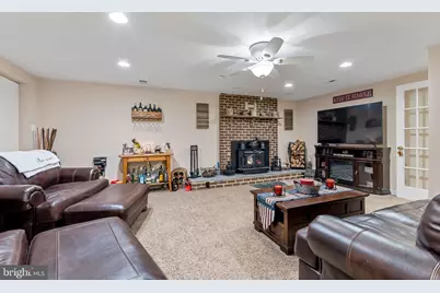 8805 Rosanne Court, Clinton, MD 20735 - Photo 11