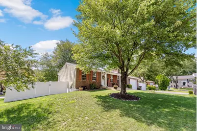 8805 Rosanne Court, Clinton, MD 20735 - Photo 3
