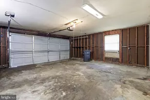 7902 Claudia Dr, Oxon Hill, MD 20745 - Photo 29
