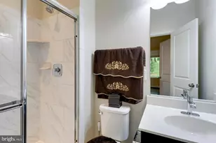 520 Harborview Dr, Oxon Hill, MD 20745 - Photo 5