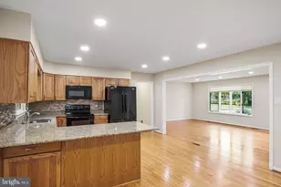 11201 Cedar Ln, Beltsville, MD 20705 - Photo 11