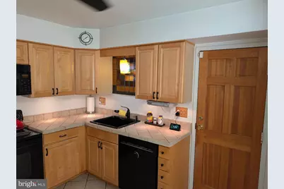 5201 Oahu Court, Temple Hills, MD 20748 - Photo 3