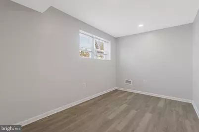 5004 Roanoke Place, College Park, MD 20740 - Photo 17