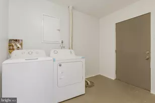 5004 Roanoke Pl, College Park, MD 20740 - Photo 21