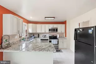 7518 Dover Ln, Lanham, MD 20706 - Photo 11