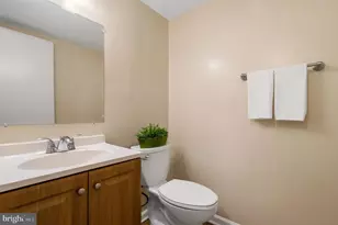 8131 Bird Ln, Greenbelt, MD 20770 - Photo 9
