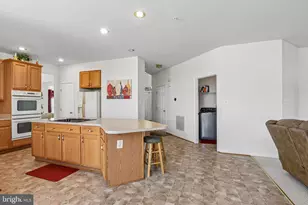 14701 Exbury Ln, Laurel, MD 20707 - Photo 19