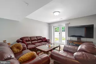 4905 Faith Crossing Ct, Temple Hills, MD 20748 - Photo 5