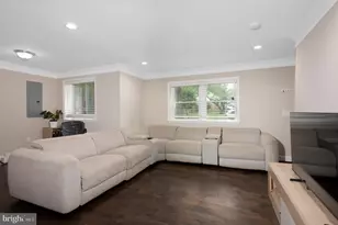 9937 Franklin St, Lanham, MD 20706 - Photo 5