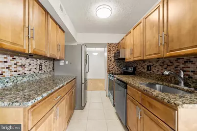 7716 Hanover Parkway #304, Greenbelt, MD 20770 - Photo 11