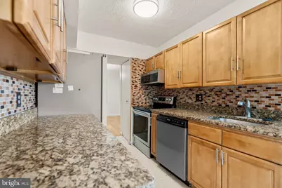7716 Hanover Parkway #304, Greenbelt, MD 20770 - Photo 9