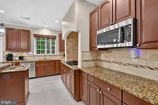 8100 Hollow Tree Ln, Upper Marlboro, MD 20772 - Photo 19
